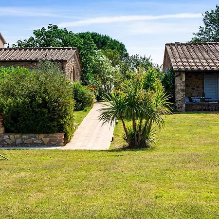 Villa Podere Santa Francesca 16&2 *