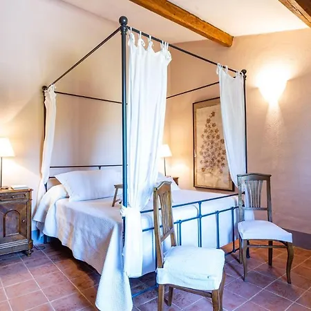 Villa Podere Santa Francesca 16&2 *